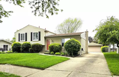 11929 Canterbury, Sterling Heights, MI 48312