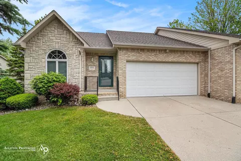 6063 Steeplechase, Grand Blanc, MI 48439