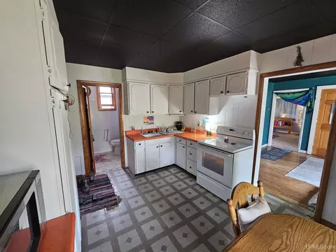 Kitchen - 709 N Third, Ishpeming, MI 49849 photo 3 of 7
