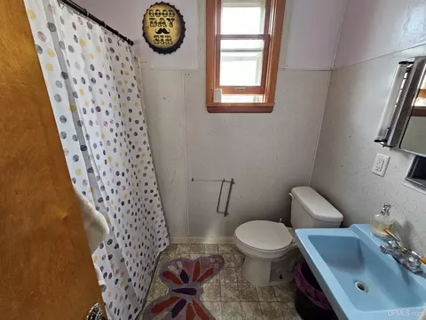 Bath - 709 N Third, Ishpeming, MI 49849 photo 2 of 3