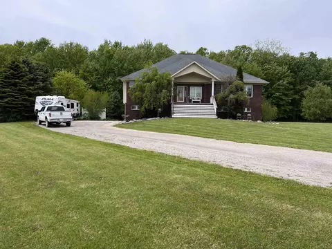 815 Cove, Wales, MI 48027
