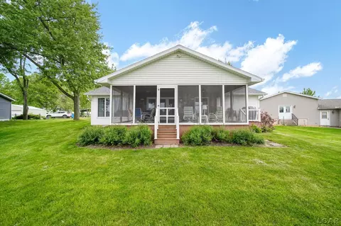 227 Lake Vw, Hudson, MI 49247