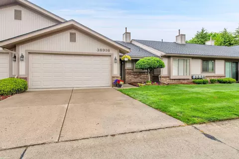38916 Windmill Pointe E UNIT 19, Clinton Township, MI 48038