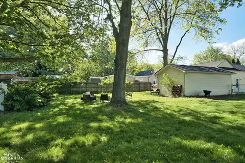 622 Kendon, Lansing, MI 48910 photo 22