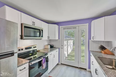 622 Kendon, Lansing, MI 48910 photo 8