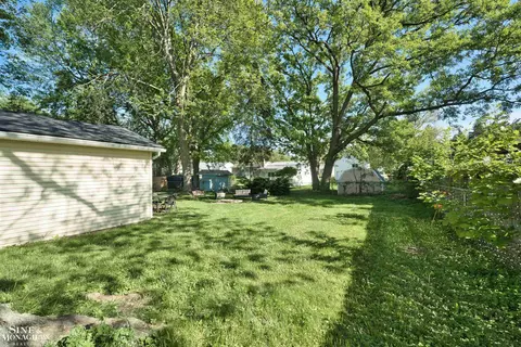 622 Kendon, Lansing, MI 48910 photo 19