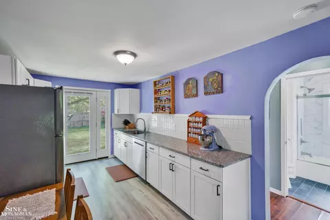 622 Kendon, Lansing, MI 48910 photo 5