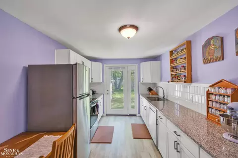 622 Kendon, Lansing, MI 48910 photo 7