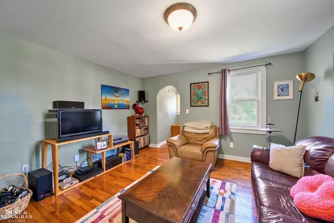 622 Kendon, Lansing, MI 48910 photo 4