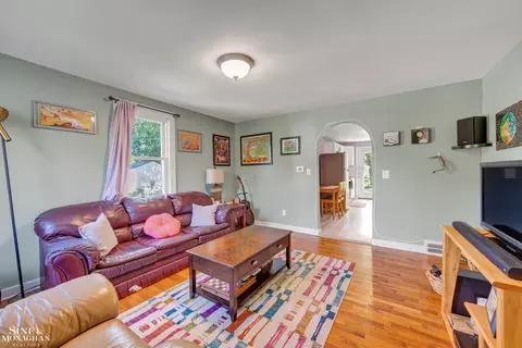 622 Kendon, Lansing, MI 48910 photo 3