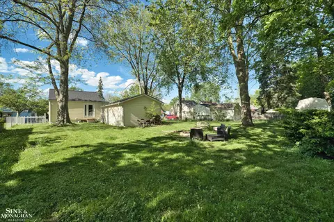 622 Kendon, Lansing, MI 48910 photo 24