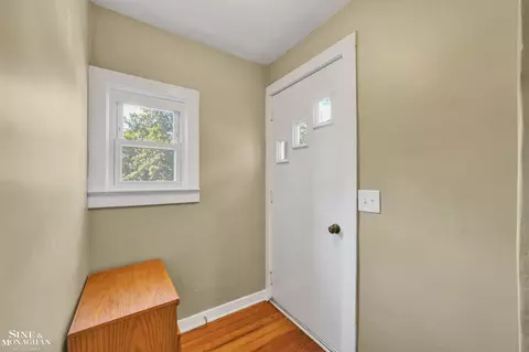 622 Kendon, Lansing, MI 48910 photo 2