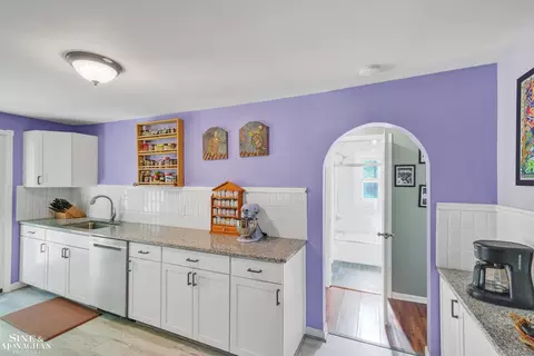 622 Kendon, Lansing, MI 48910 photo 6