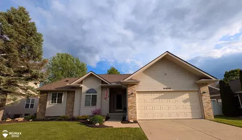 4454 Pine Crk, Burton, MI 48519