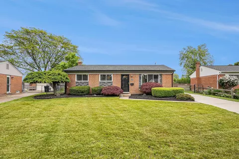 38378 Littlefield Dr, Sterling Heights, MI 48312