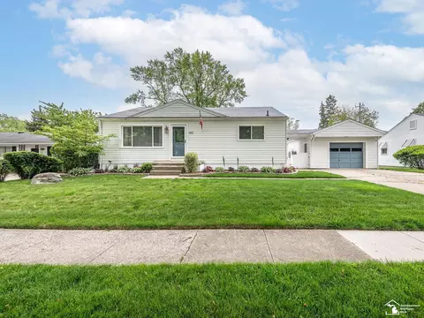 302 Oakwood, Monroe, MI 48162