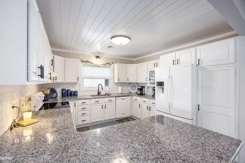 5227 Pointe Tremble, Algonac, MI 48001 photo 17