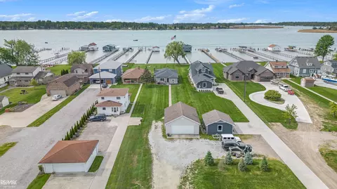 5227 Pointe Tremble, Algonac, MI 48001 photo 44