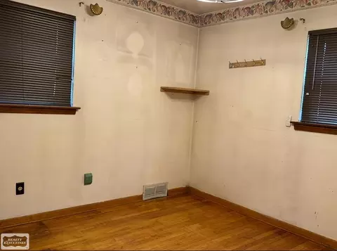 Bedroom - 31638 Taft, Wayne, MI 48184 photo 1 of 2