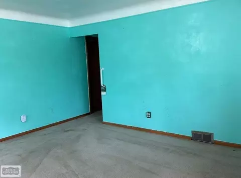 Living - 31638 Taft, Wayne, MI 48184 photo 2 of 2