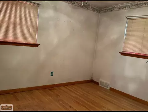 Bedroom - 31638 Taft, Wayne, MI 48184 photo 2 of 2