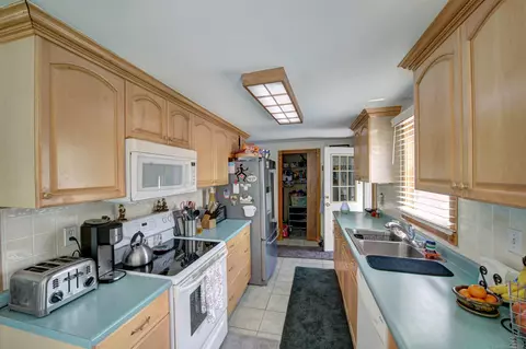 237 S Allen, Saint Clair, MI 48079 photo 6