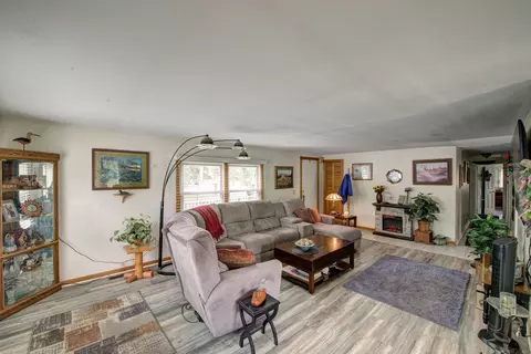237 S Allen, Saint Clair, MI 48079 photo 3