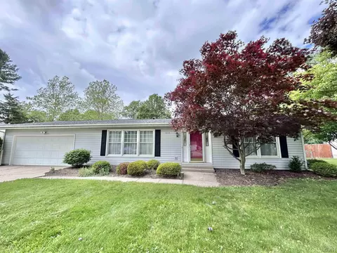818 W Chestnut, Morenci, MI 49256
