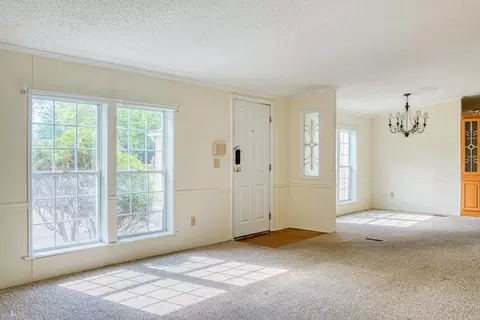 Living - 3490 Luce, Flushing, MI 48433 photo 9 of 10