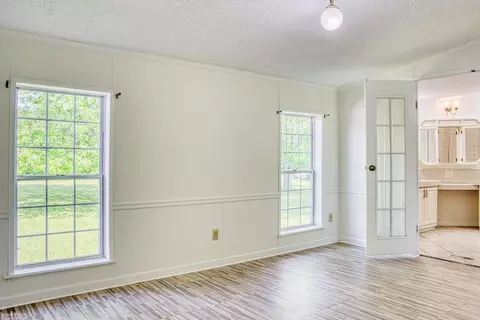 Bedroom - 3490 Luce, Flushing, MI 48433 photo 1 of 7