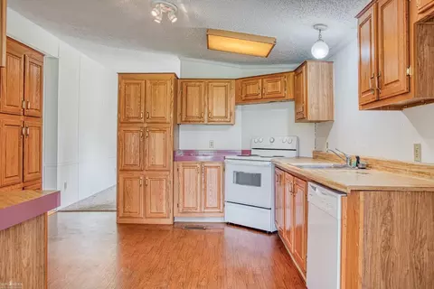 Kitchen - 3490 Luce, Flushing, MI 48433 photo 1 of 3