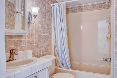 Bath - 3490 Luce, Flushing, MI 48433 photo 3 of 3