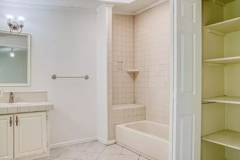 Bath - 3490 Luce, Flushing, MI 48433 photo 2 of 3