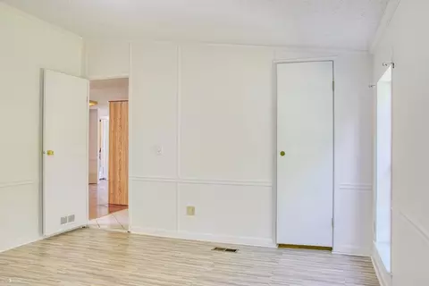 Bedroom - 3490 Luce, Flushing, MI 48433 photo 3 of 7