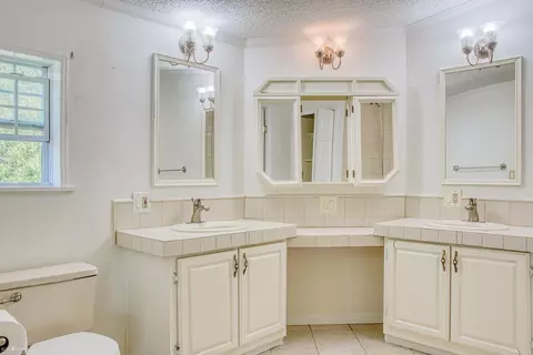 Bath - 3490 Luce, Flushing, MI 48433 photo 1 of 3