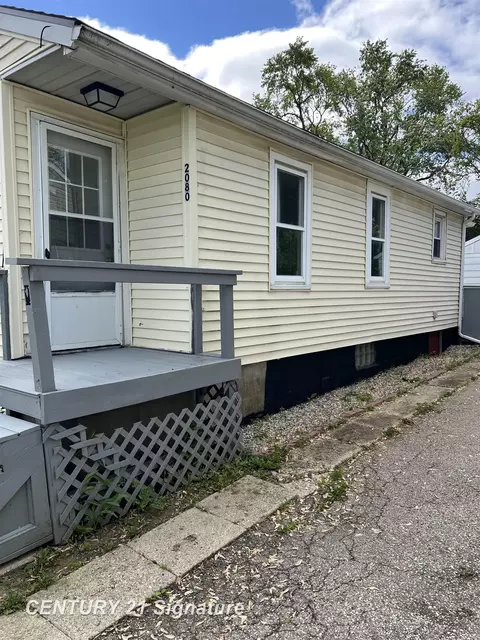 2080 E Schumacher, Burton, MI 48529
