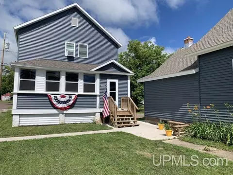 42125 42129 Willson Memorial Dr, Chassell, MI 49916