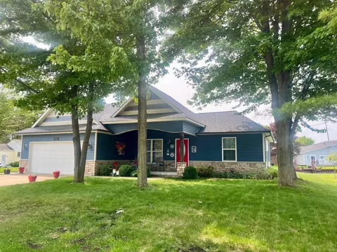 727 Townsend, Algonac, MI 48001 photo 3