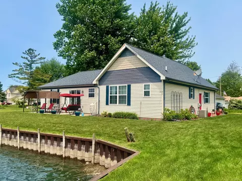 727 Townsend, Algonac, MI 48001 photo 6