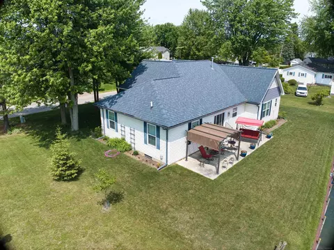 727 Townsend, Algonac, MI 48001 photo 9
