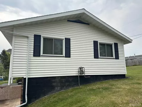 220 S Lilac, Ishpeming, MI 49849 photo 3