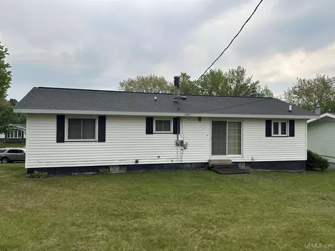 220 S Lilac, Ishpeming, MI 49849 photo 2