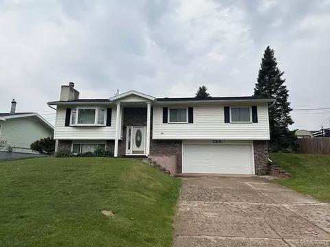 220 S Lilac, Ishpeming, MI 49849