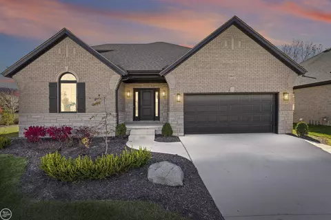 16612 Via Villagio, Macomb, MI 48042