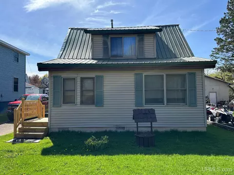 120 Prospect, Ishpeming, MI 49849