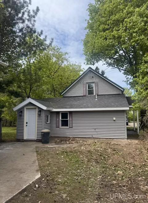 720 Spring, Ishpeming, MI 49849