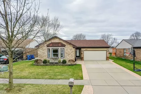 28287 Saint Louise, Warren, MI 48092