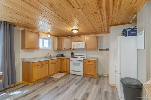 372 Section 14, Iron River, MI 49935 photo 9