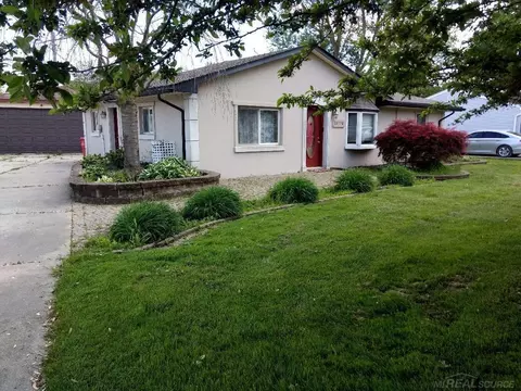 39716 Detroit, Harrison Township, MI 48045