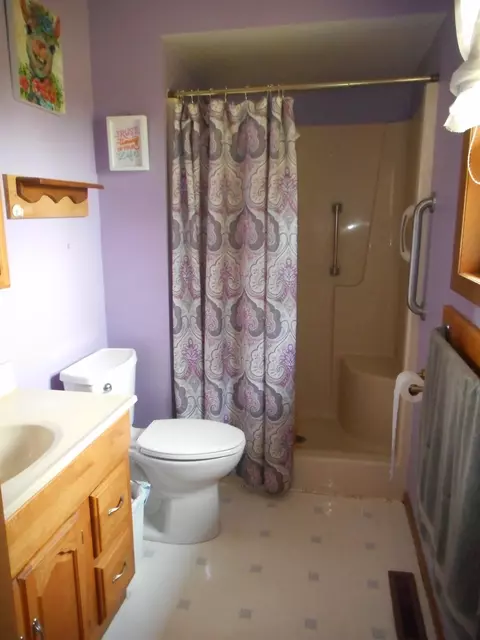 Bath - 2575 W Huron, Standish, MI 48658 photo 2 of 4